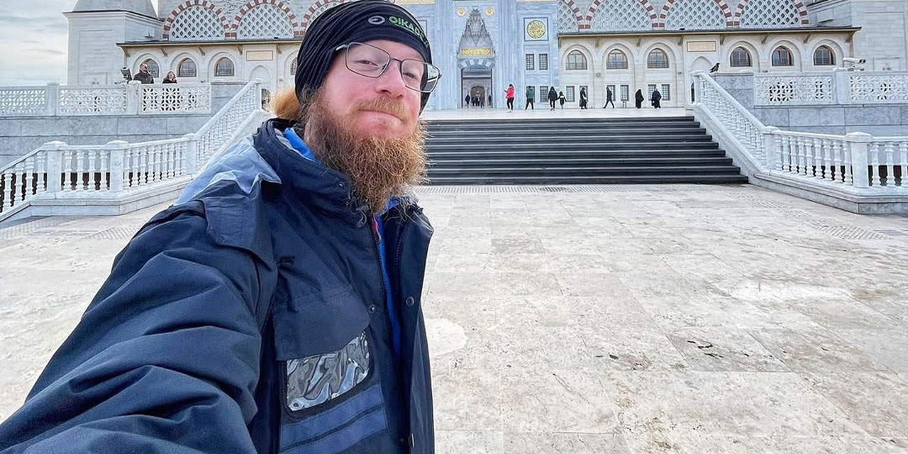 İtalyan gezgin, köy camiinde nasıl karşılandığını Dünyaya anlattı