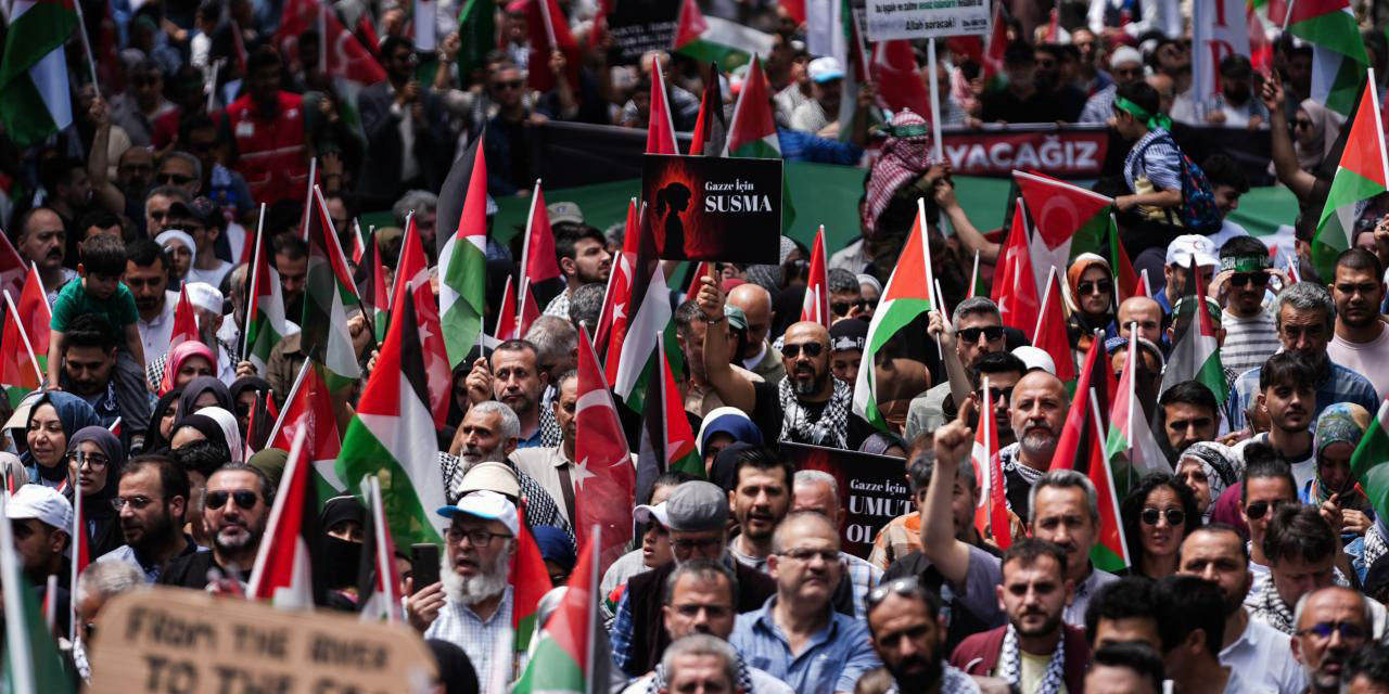 İstanbul'da Gazze'ye destek yürüyüşü düzenlendi