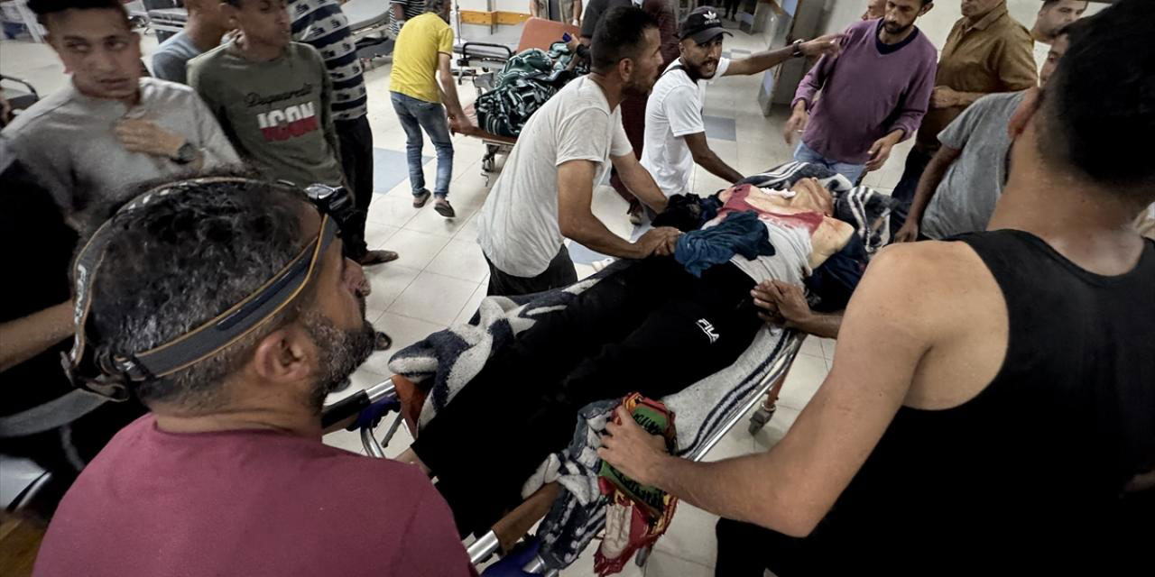 Soykırımcı ve aşağılık israil, yardım bekleyen sivillere saldırdı: 22 şehit