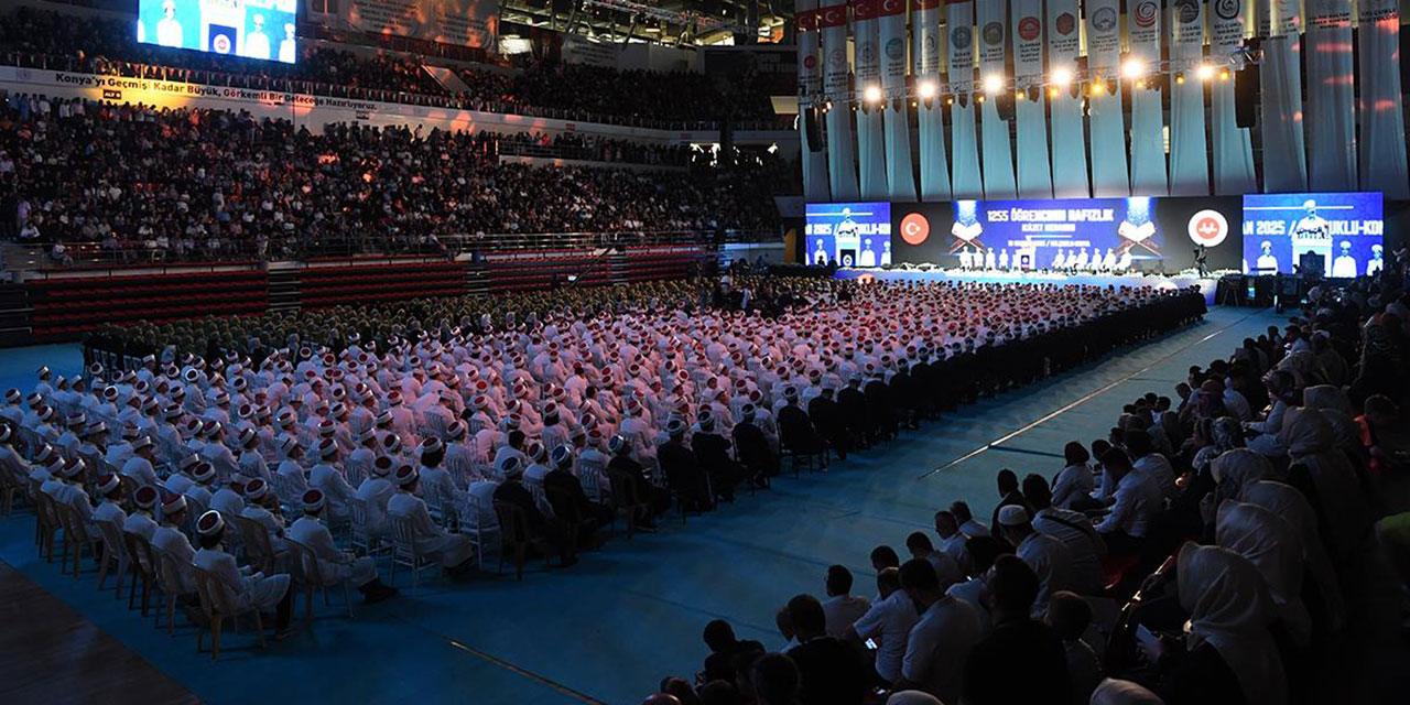 Konya'da 450'si kız, 805'i erkek 1255 öğrenci hafızlık icazeti aldı