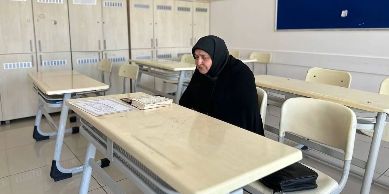 Maşallah! Möminat teyze 78 yaşında hafız oldu
