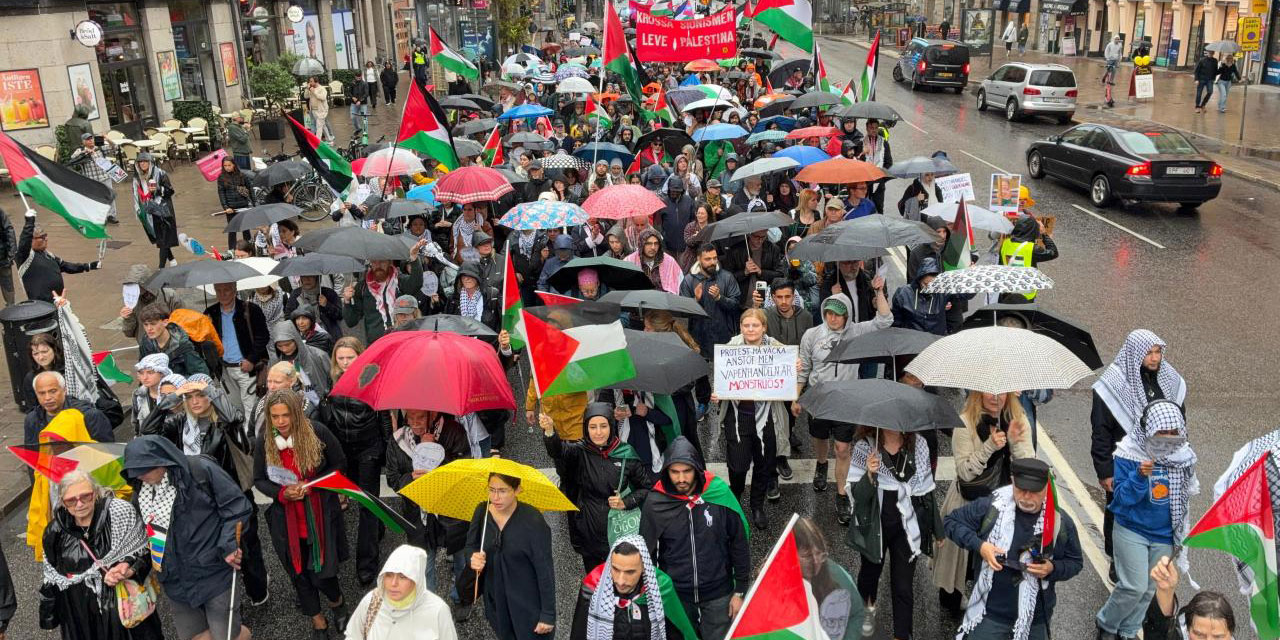 İsveçliler 'Filistin'deki soykırım dursun' çağrısıyla yürüdü