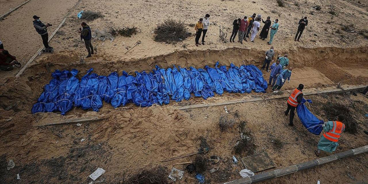 Soykırımcı israil barbarlığı: Gazze'de artık cenazeler bile hedefte