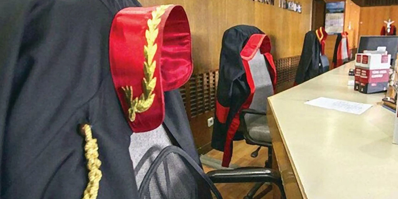 Bediüzzaman'ın manevi evlatlığa kabul ettiği kadın hakimin gözyaşları