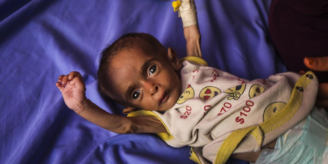 Gazze'de hastaneler, ölümle pençeleşen bebeklerle dolup taşıyor