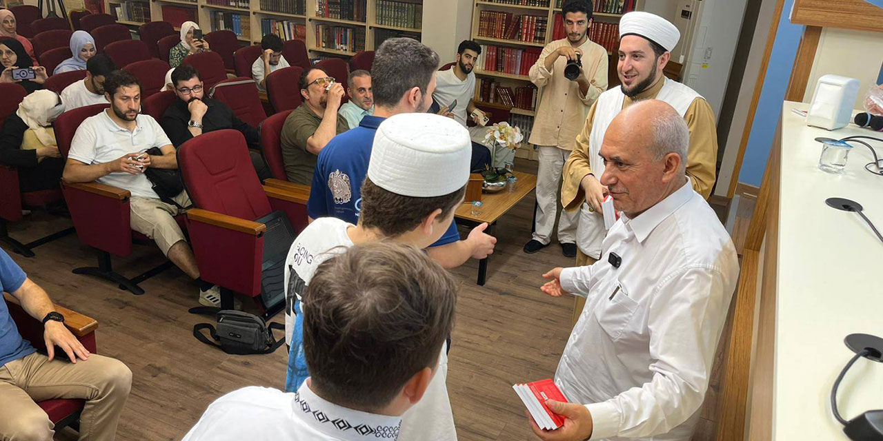 Uluslararası Gençlik Programı'nda Gençlik Rehberi buluşması