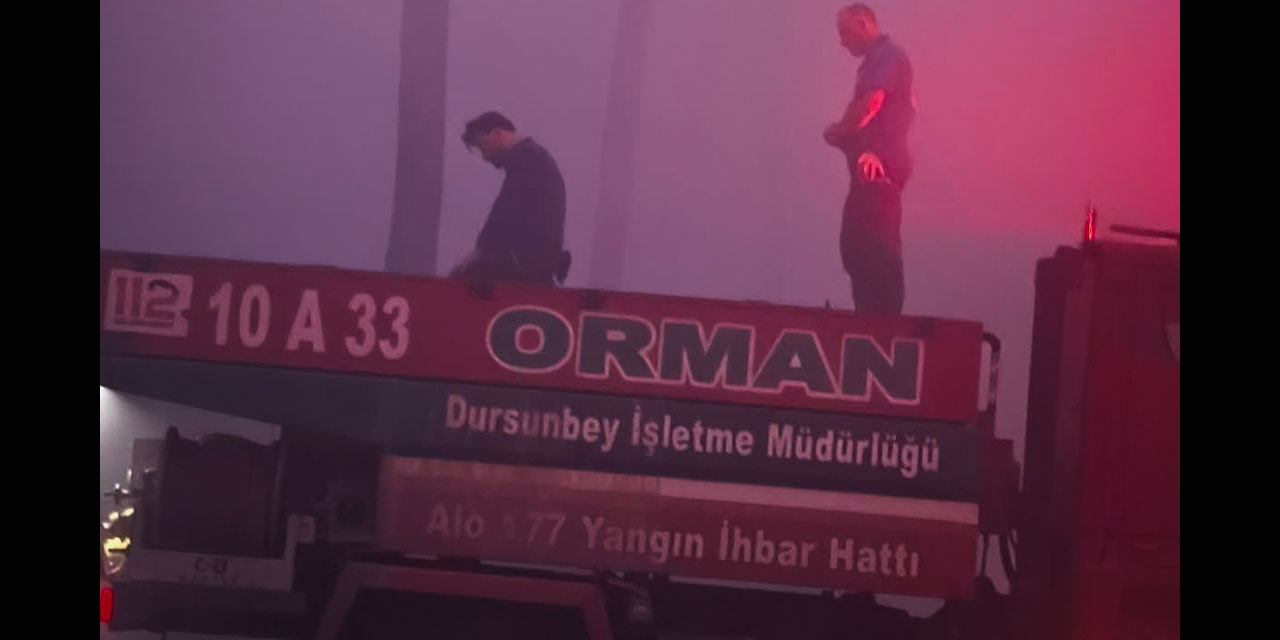Orman Kahramanları sabah namazı kılarken