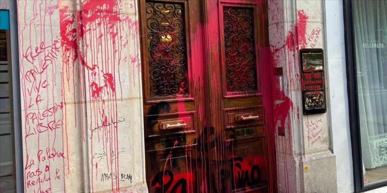 Katil israil'in hava yolu şirketi, protesto sonrasında Paris'teki ofisini boşaltıyor