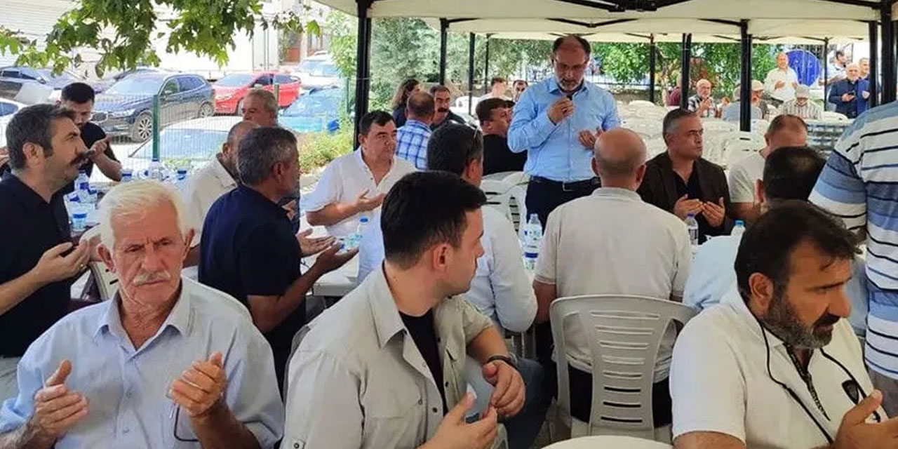 Yangından kurtulan köylüler şükür duasında buluştu