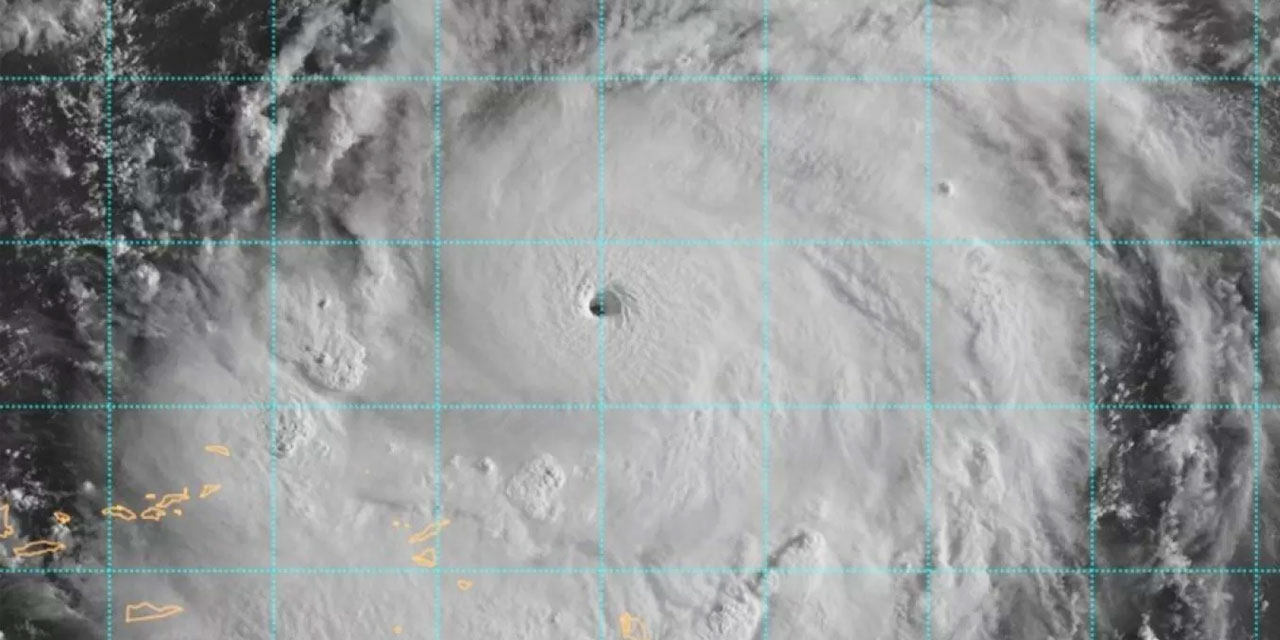 Saatte 233 km hızla esen kasırga: Korkutucu derecede kusursuz!