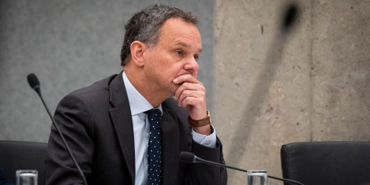 Hollandalı Bakanlar, israile yaptırımları artırmasına karşı çıkılması üzerine istifa etti