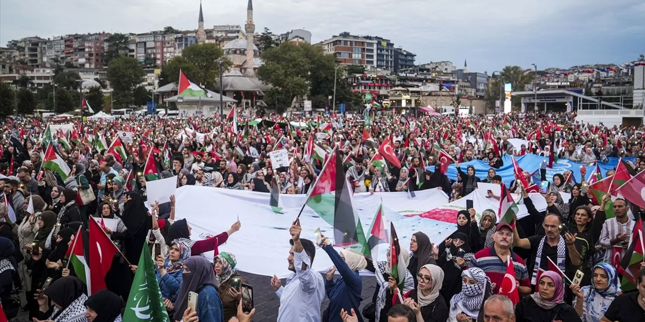 Birçok ilde Küresel Sumud Filosu'na destek yürüyüşü düzenlendi