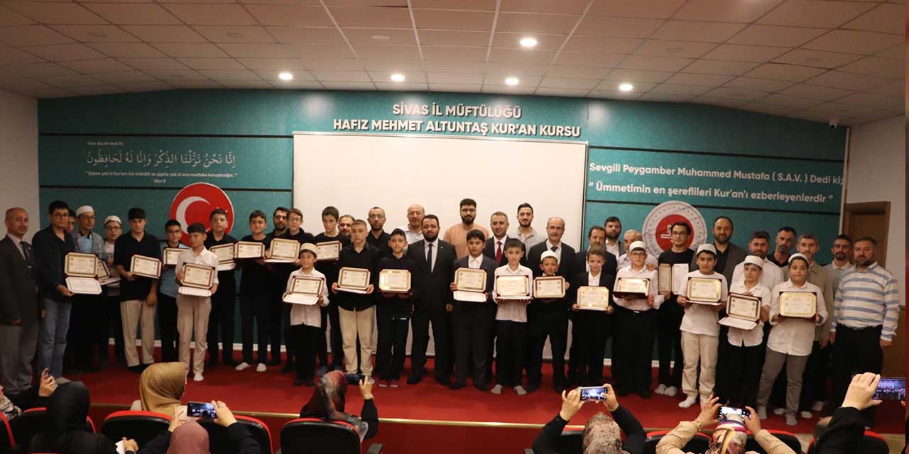 Sivas’ta 24’ü erkek, 22’si kız 46 öğrenci Hafız oldu