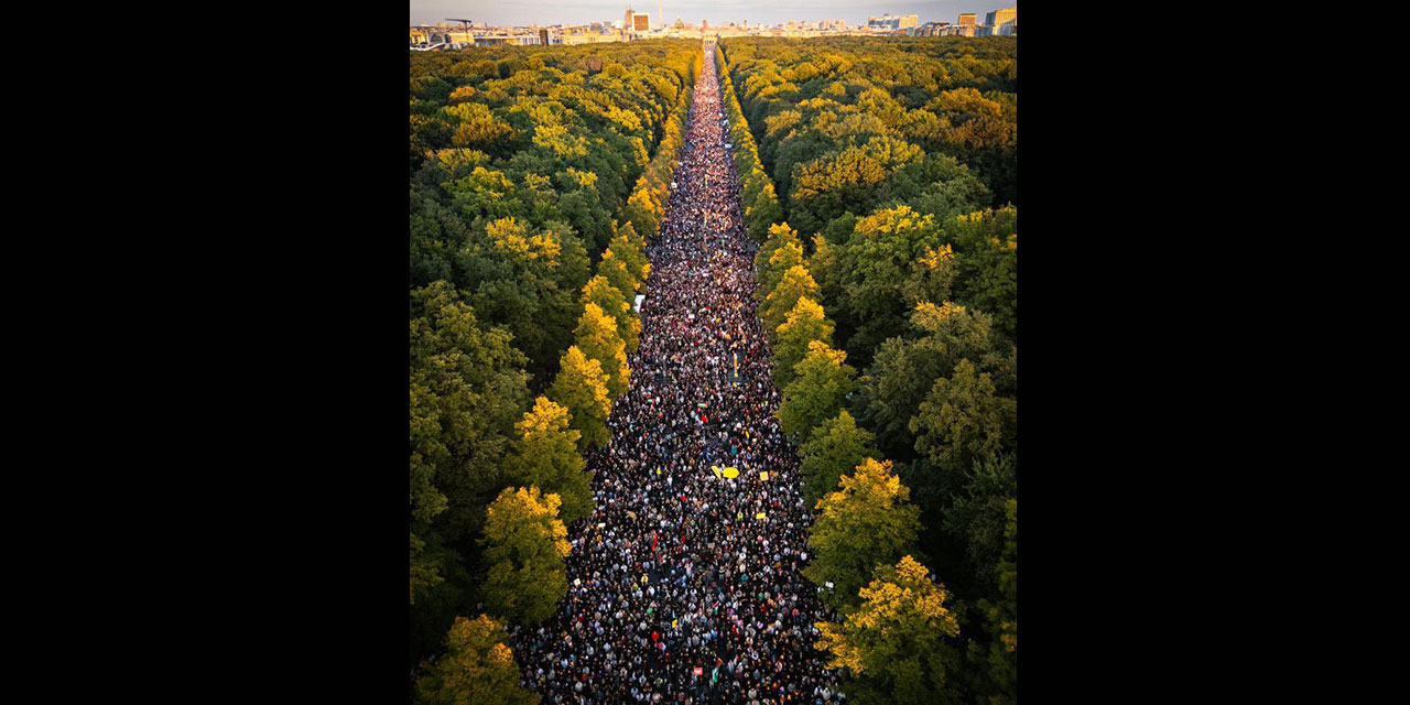 Almanya'nın başkenti Berlin'de 150 binden fazla kişi Filistin için yürüdü