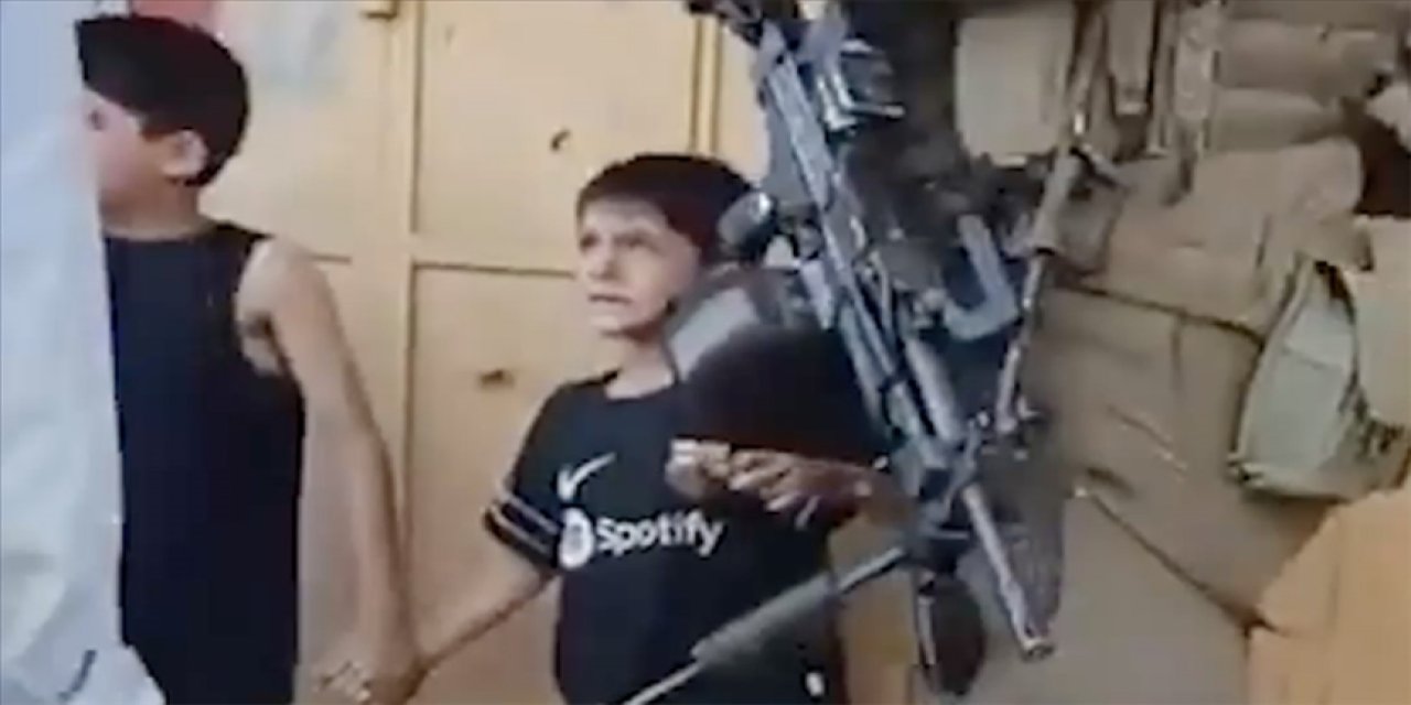 Alçak israil askerleri Batı Şeria'da 2 küçük çocuğu casusluk iddiasıyla gözaltına aldı