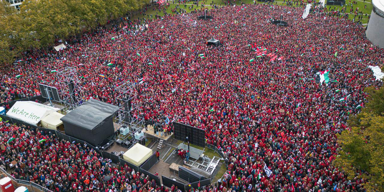 Hollanda'da 250 bin kişi, hükümet ve israili protesto etti