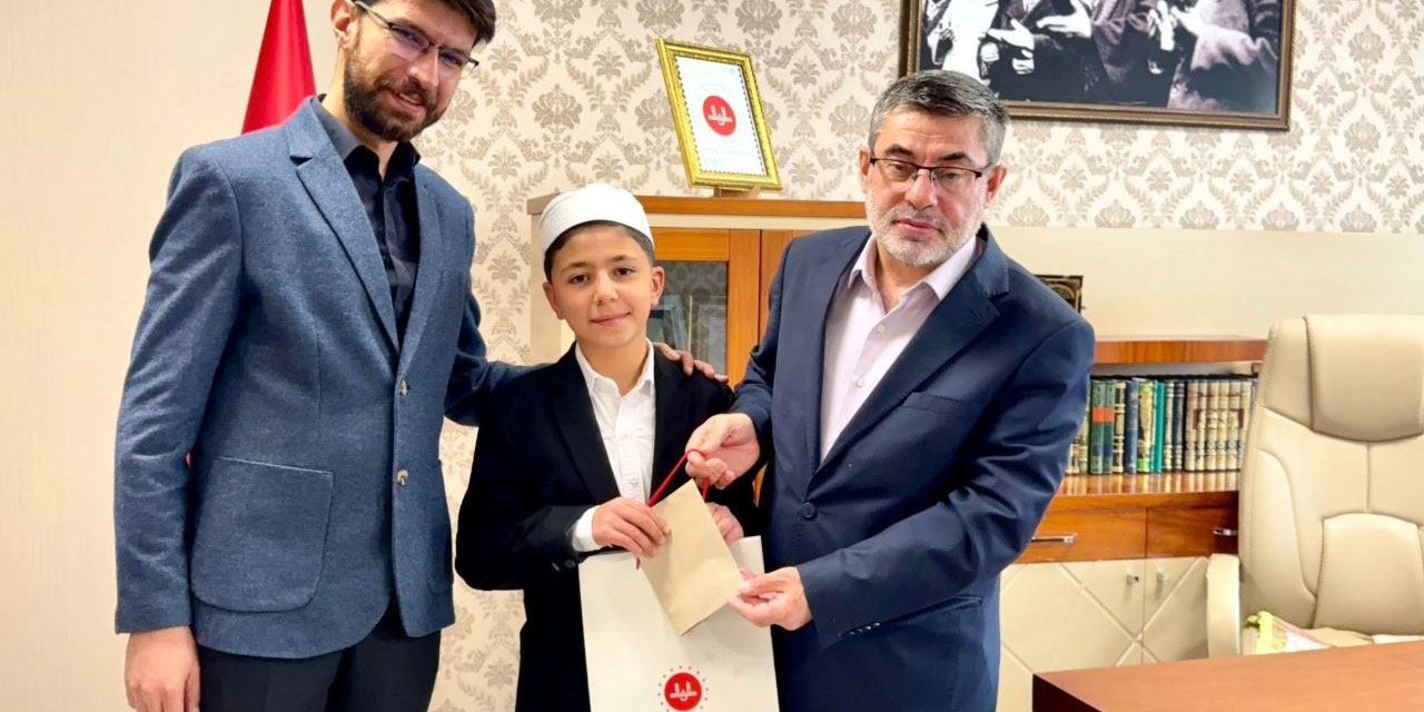 Maşallah: Ortaokul öğrencisi Davut, 90 günde Kur'an'ı ezberledi