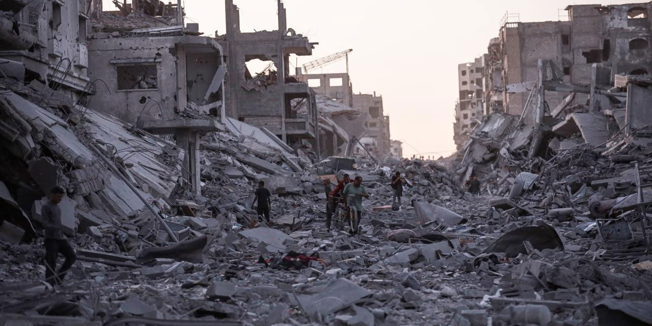 UNRWA: Gazze Şeridi 61 milyon ton enkazla kaplanmış durumda