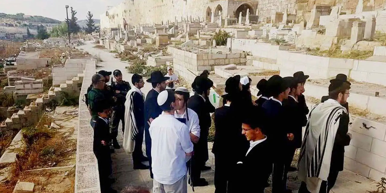 İşgalci yahudiler Kudüs'teki Sahabelerin mezarları tahrip ediyor