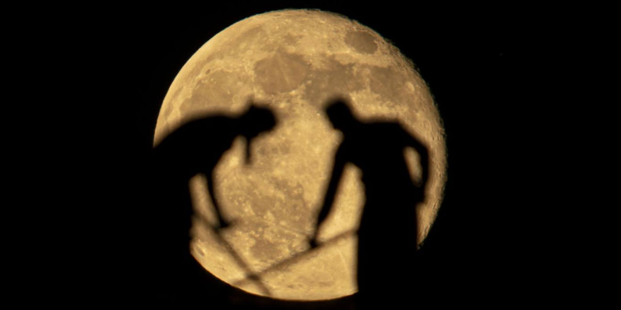 Ay'ın içinde ne olduğuna dair açıklama