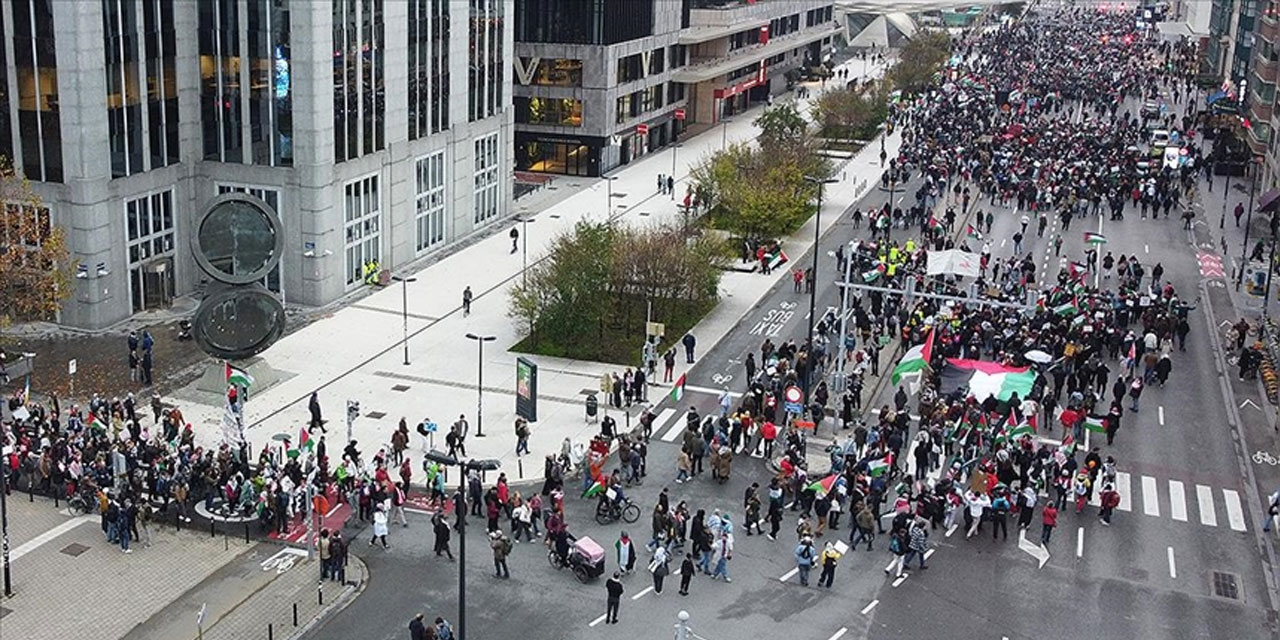 Belçika'da binlerce kişi ateşkesi ihlal eden katil israili protesto etti