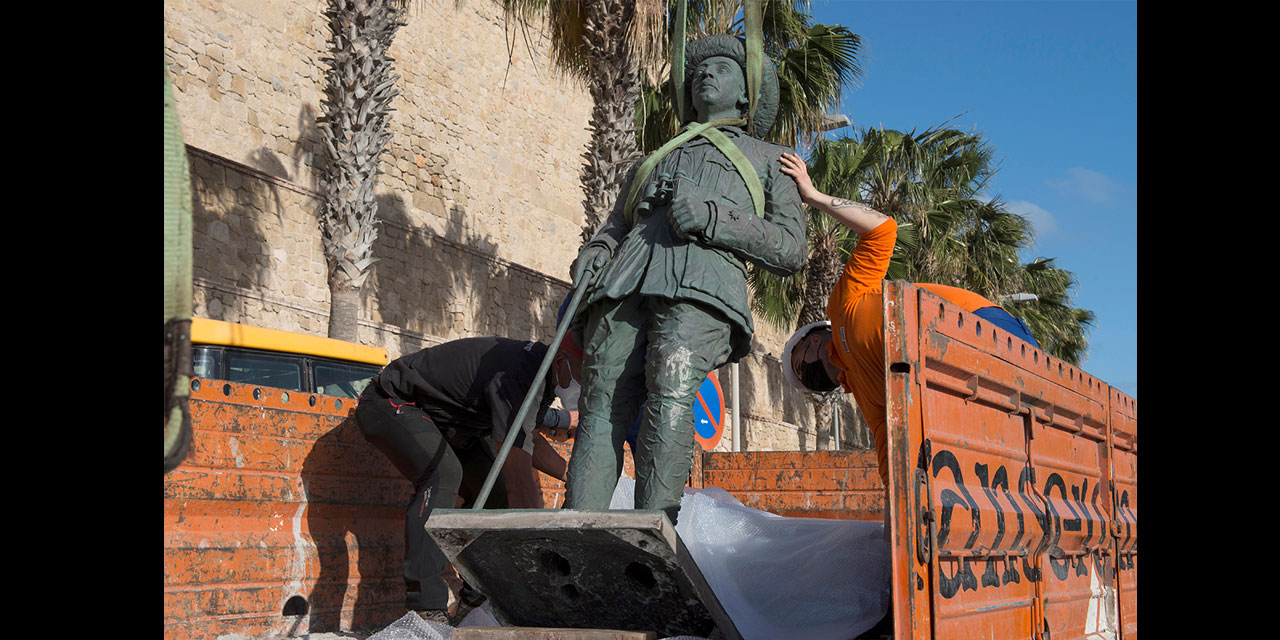 Heykellerini tek tek kaldıran İspanya, diktatör Franco'nun sembollerinden de kurtuluyor