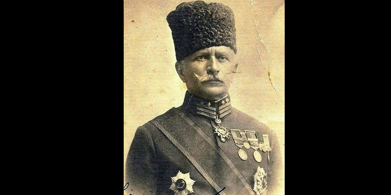 Hz. Peygamberin (asm) emanetlerini yağmadan kurtarıp İstanbul'a getirdi