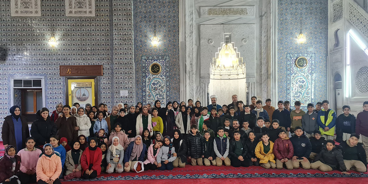 Şanlıurfa’da öğrenciler sabah namazında Balıklıgöl'de buluştu