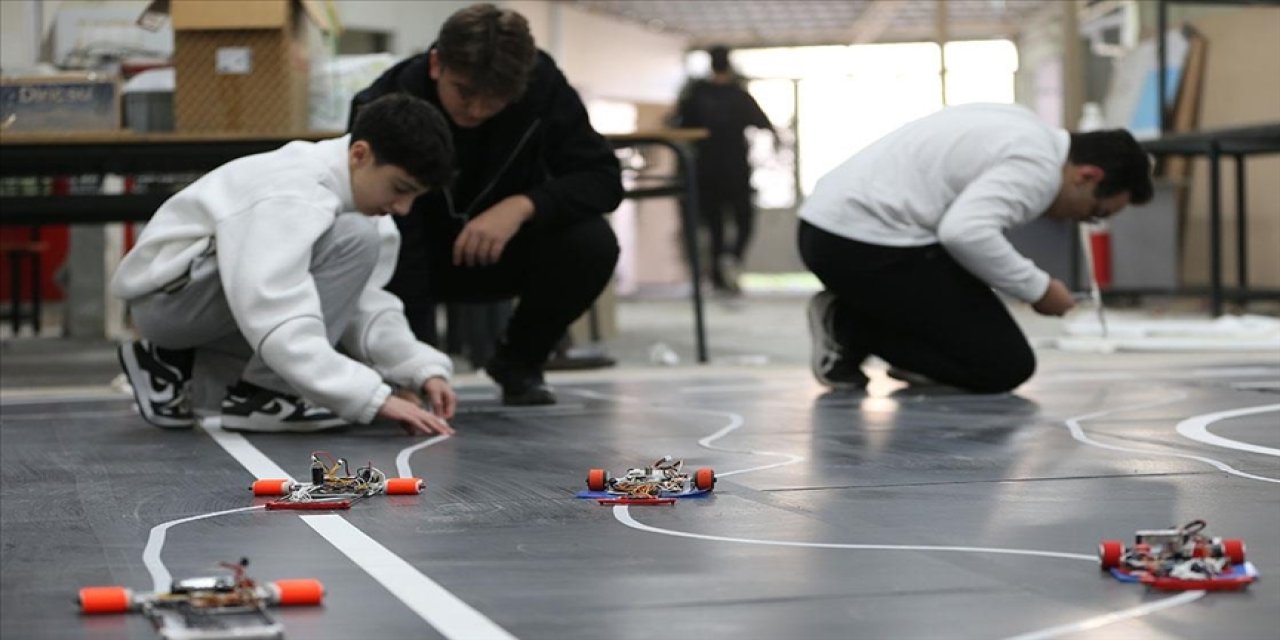 Meslek liseliler otonom robotla Avrupa üçüncüsü oldu