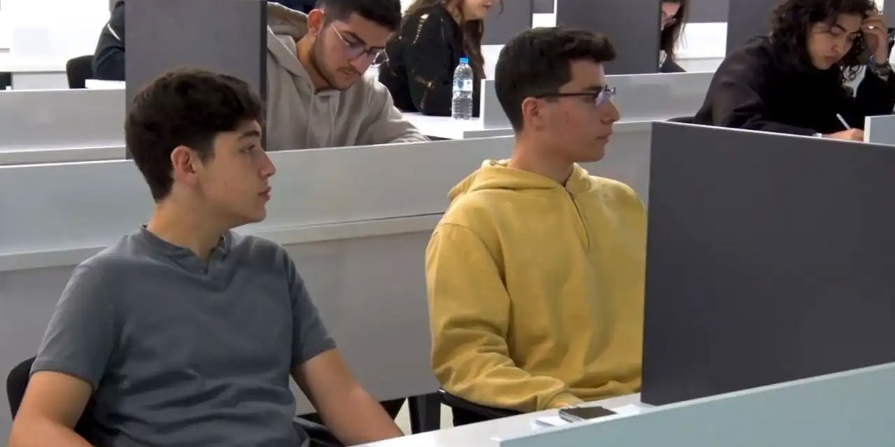 Türkiye’de ilk: Liseliler YKS'den önce üniversitede öğrenci oldu