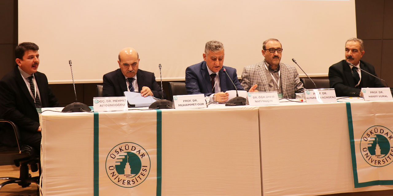 Said Nursi, Risale-i Nur ile Türkçeye de hizmetler yaptı