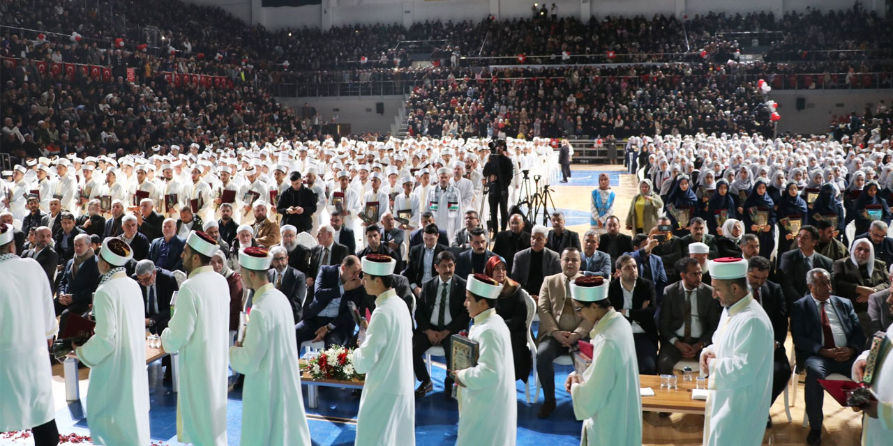 Şanlıurfa’da hafızlığı tamamlayan 571 öğrenciye icazet verildi