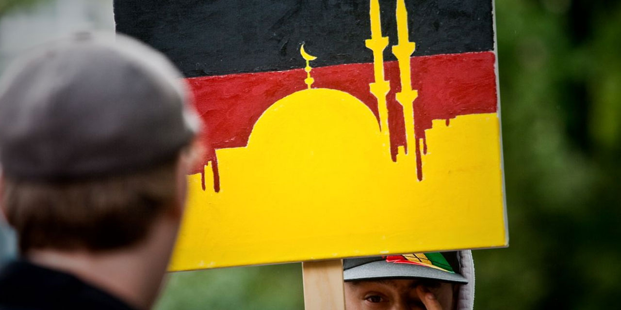 Almanya'da 18-29 yaş arası gençler Katolik Kilisesinden çok İslam'a güveniyor