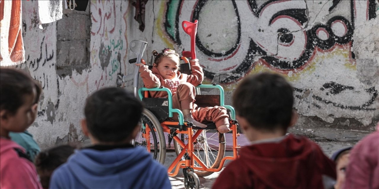 israil saldırısında bacağını kaybeden Revan, protez bacak ile yeniden oynamak istiyor