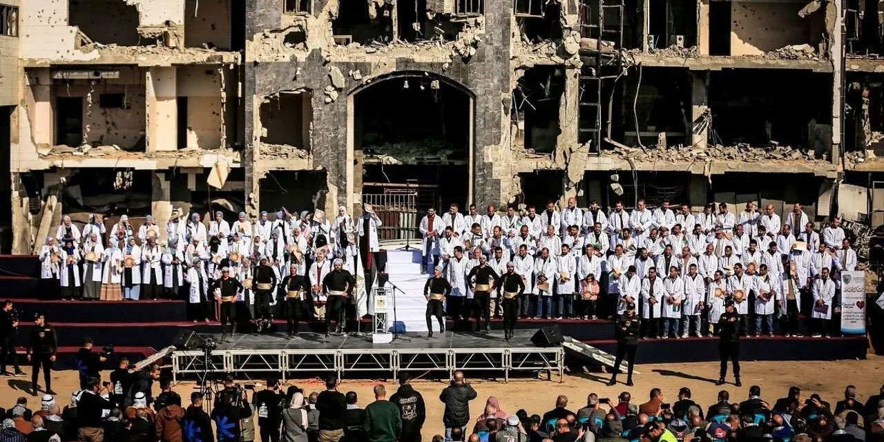 Gazze'de yıkımın içinde 168 doktor uzmanlık sertifikasını aldı