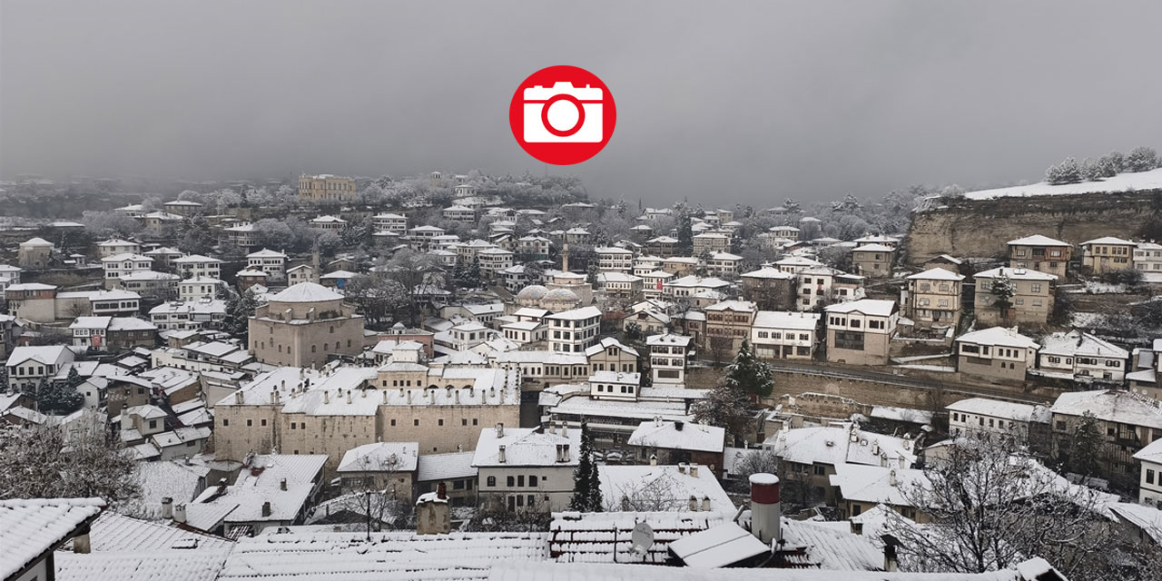 Safranbolu'da tarihi konaklar karla kaplandı