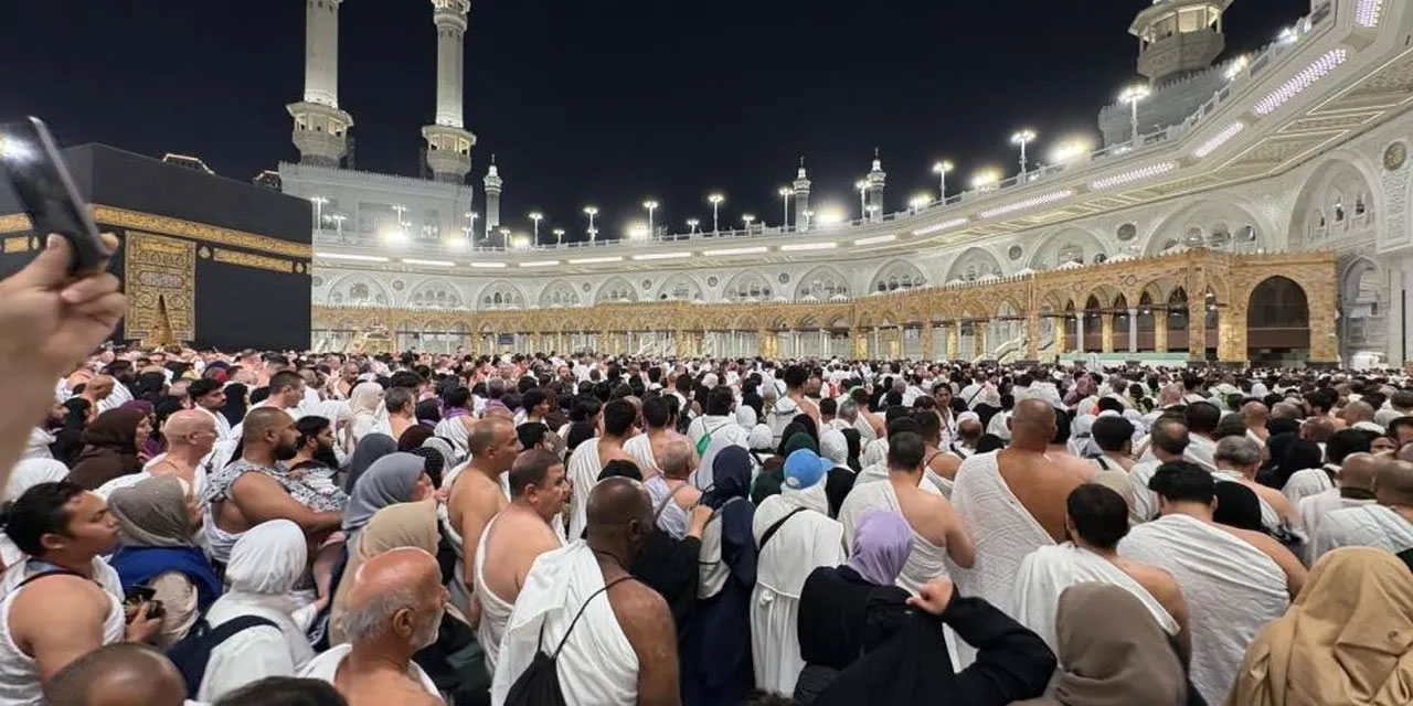 Kabe'de tarihi yoğunluk!
