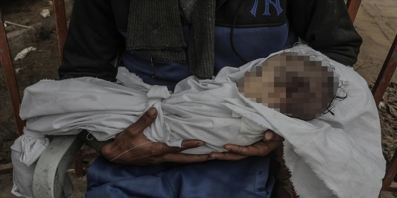 İsrailin yakıt ve insani yardım girişini kısıtladığı Gazze'de şu ana kadar 10 çocuk soğuktan öldü
