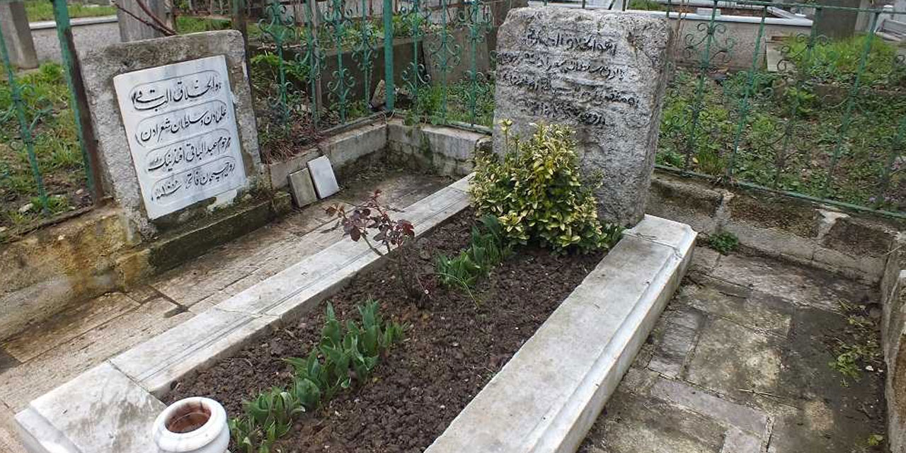 Sultânü’ş-şuarâ Baki’nin mezarı bakımsızlıktan siliniyor