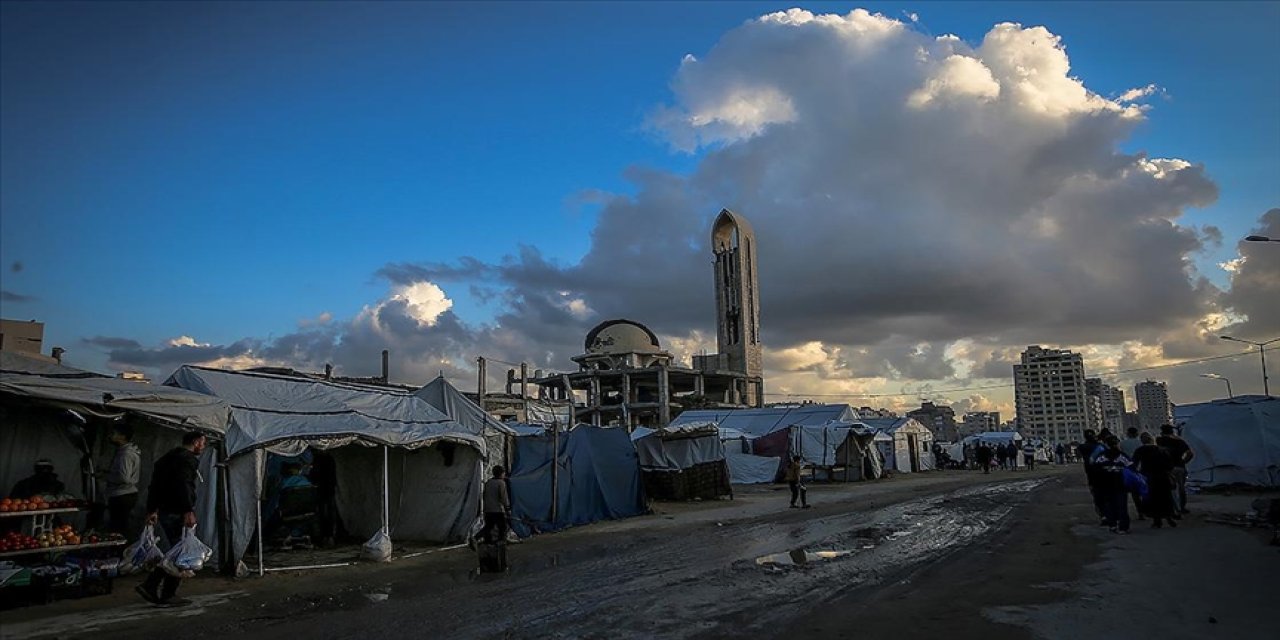 Gazze’de israil saldırılarının bıraktığı yıkıma rağmen Ramazanın heyecanı devam ediyor