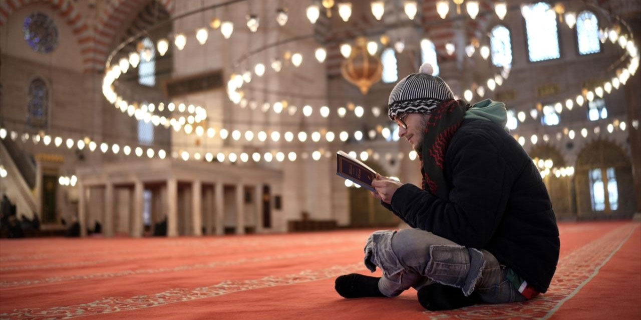 İspanyol genç, Filistin direnişinden etkilenip Müslüman oldu