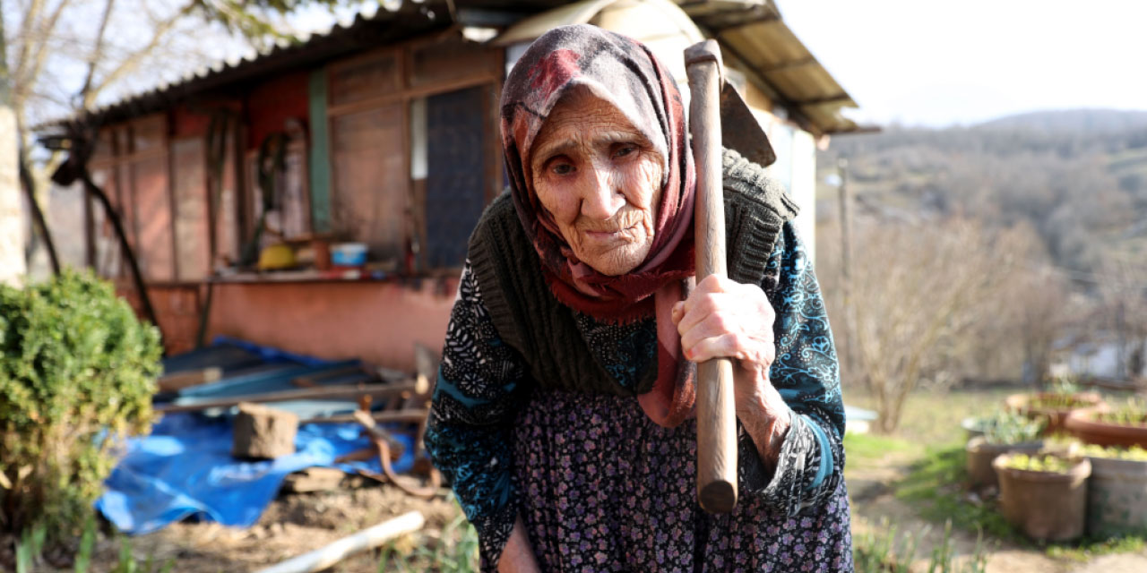 Uzun yaşamın sırrını soranlara 96 yaşındaki Hatice ninenin cevabı: Rabbim beni yaşatır
