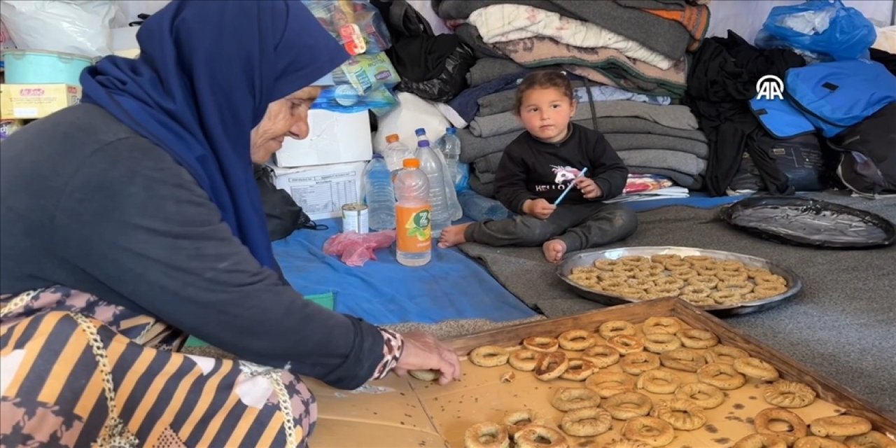 Gazzeliler imkansızlıklara rağmen bayram çöreği geleneğini yaşatıyor