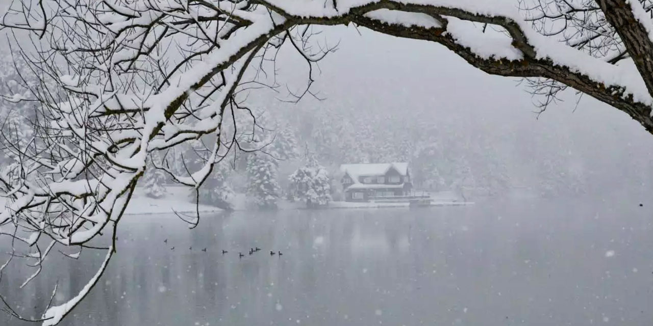 Abant ve Gölcük'te ilkbahara beyaz rahmet kar yağdırıldı