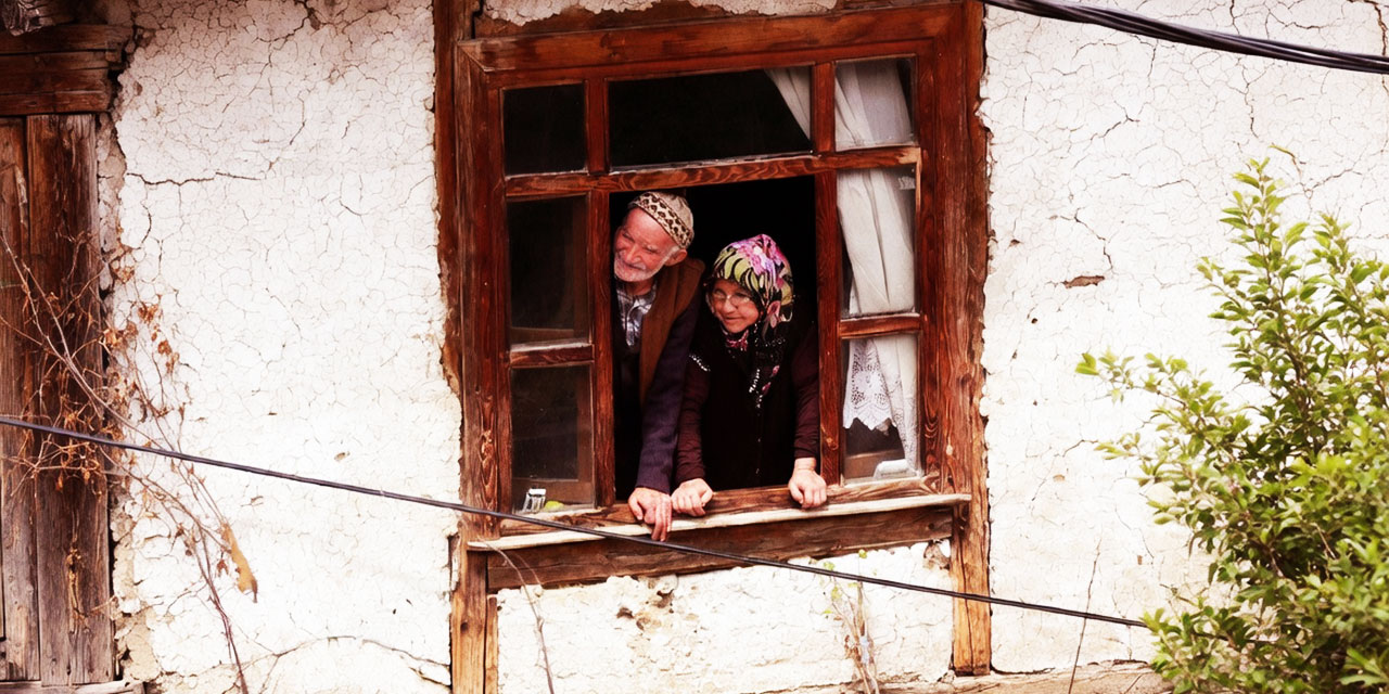 Yaşlılara Saygı Haftası'nda Risale-i Nur'dan teselli örnekleri