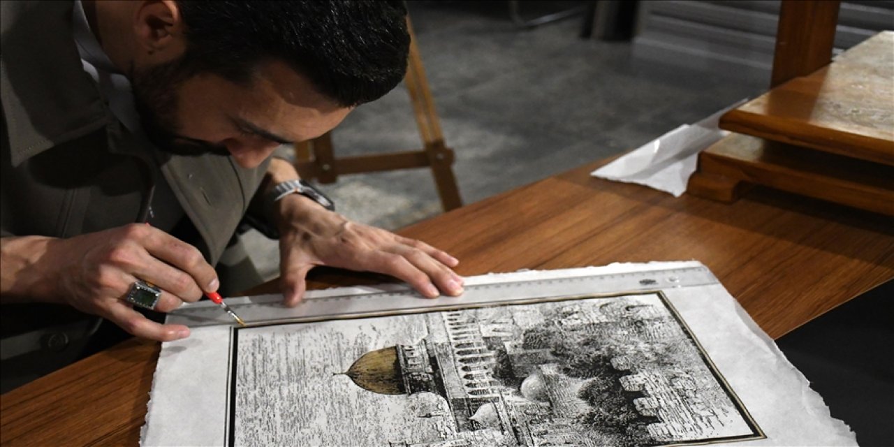 israilin ibadete kapattığı Mescid-i Aksa'yı gündemde tutmak için kağıtlara işliyor