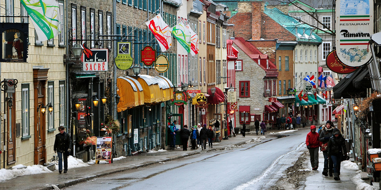 Laikliği güçlendirmek için kamuya açık alanlarda ibadeti yasakladılar!