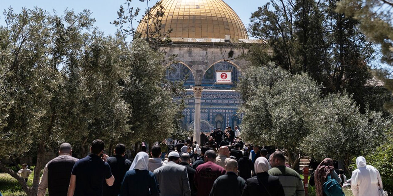 Filistinliler, Mescid-i Aksa’da haftalar sonraki ilk cuma namazına akın etti