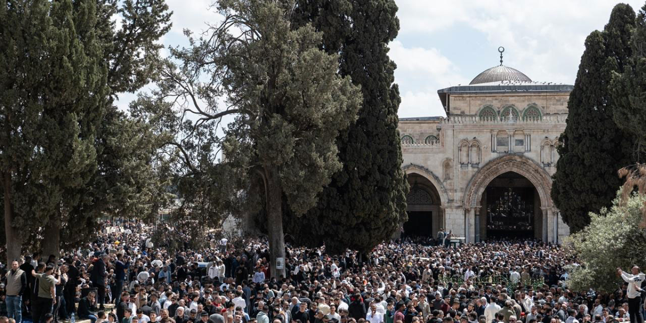 Mescid-i Aksa’ya kavuşan Filistinler, cuma namazında 'Ramazan Bayramı' sevinci yaşadı