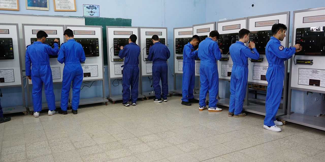 Geleceğin uçak teknisyenleri Isparta'da yetişiyor